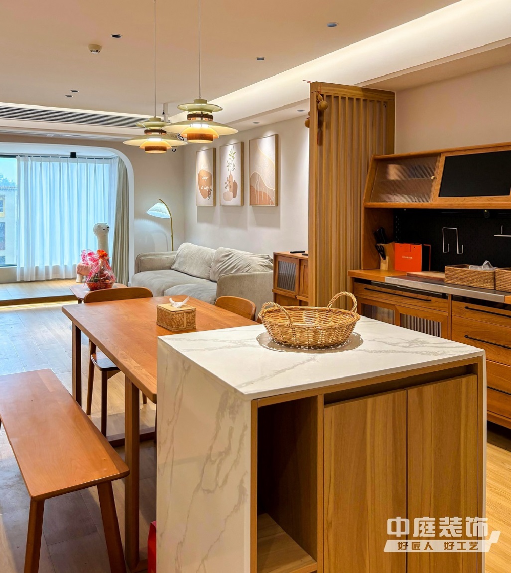 南寧新房裝修|現(xiàn)代原木風(fēng)-客餐廳 南寧新房裝修|現(xiàn)代原木風(fēng)-客餐廳