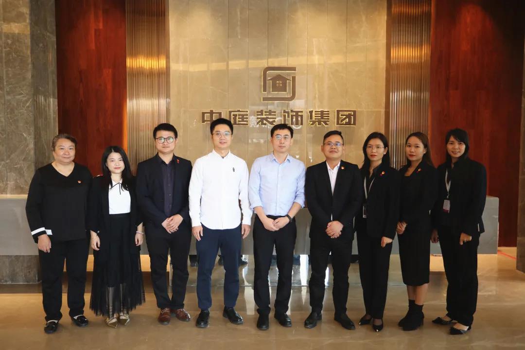 兩新黨建丨青秀區(qū)組織部、兩新組織黨工委領(lǐng)導(dǎo)到集團(tuán)調(diào)研并指導(dǎo)黨建工作