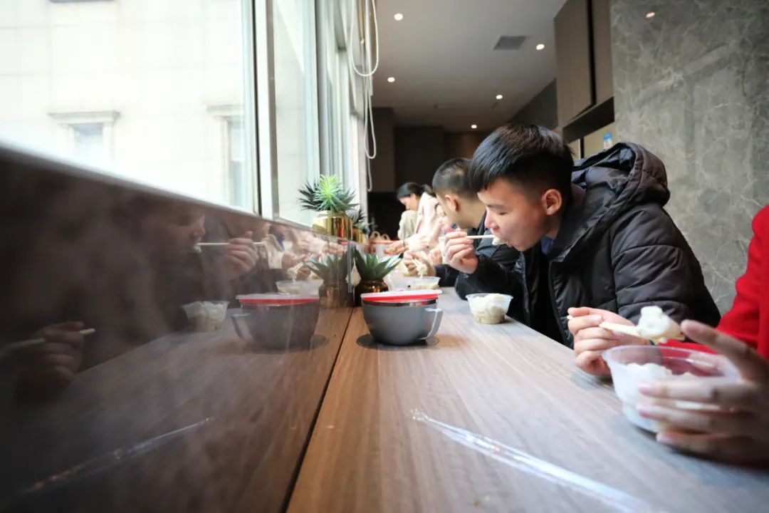 冬至丨溫暖如約而至，平安順?biāo)欤?>
        							</a>
        						</div>
        						
        						<div   id=